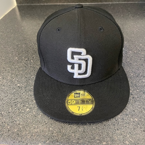 SAN DIEGO PADRES NEW ERA 59FIFTY FITTED HAT - BLACK - Picture 1 of 3